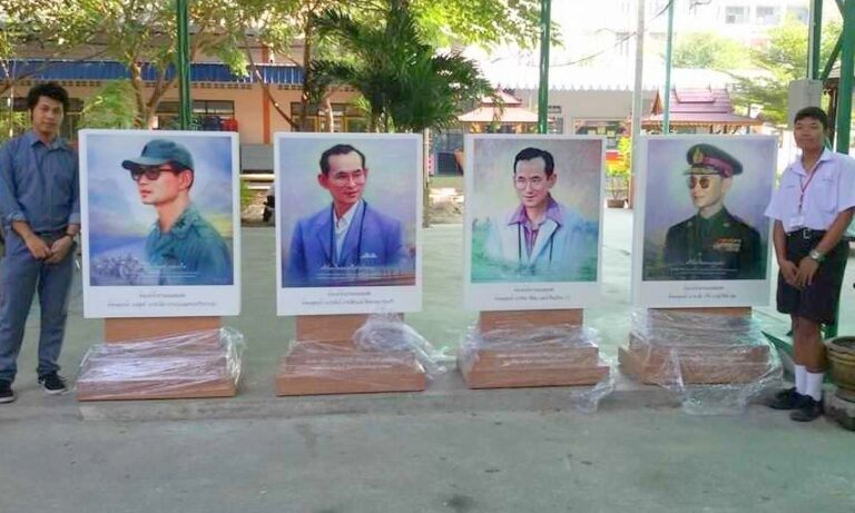 บริจาคขาตั้งภาพแด่โรงเรียนมัธยมวัดด่านสำโรง